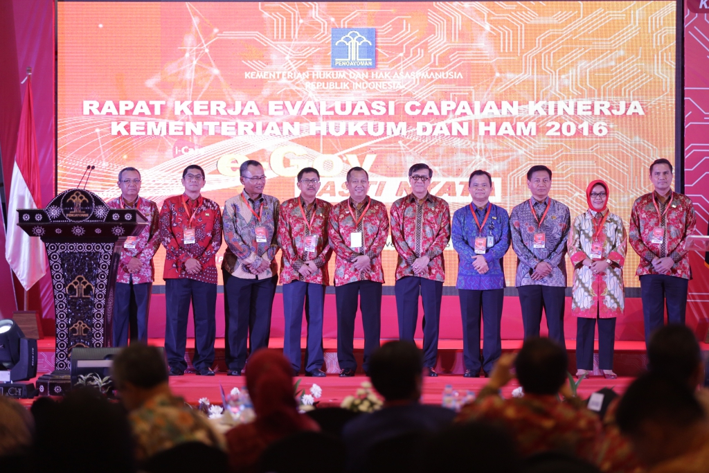 Rapat Kerja Evaluasi Capaian Kinerja Kemenkumham Dalam Mewujudkan Dan ...